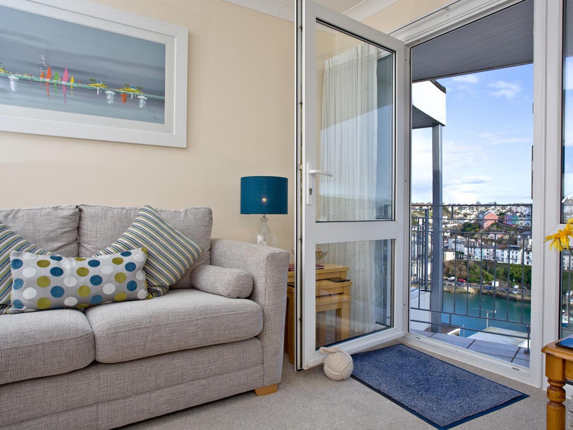 Deck 6 - Linden Court